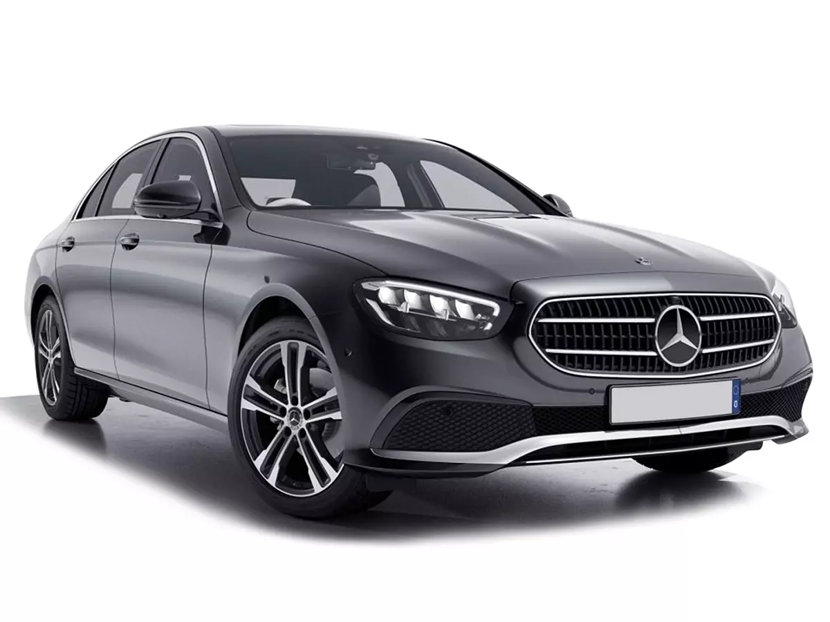 e-class-exterior-right-front-three-quarter